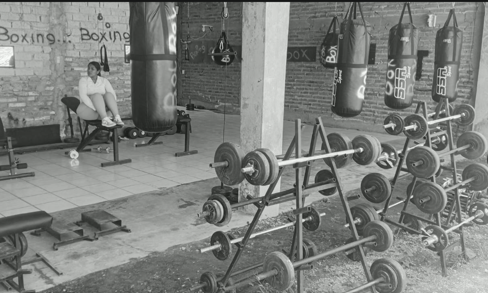 &Aacute;rea de pesas de Estaci&oacute;n Fit 19